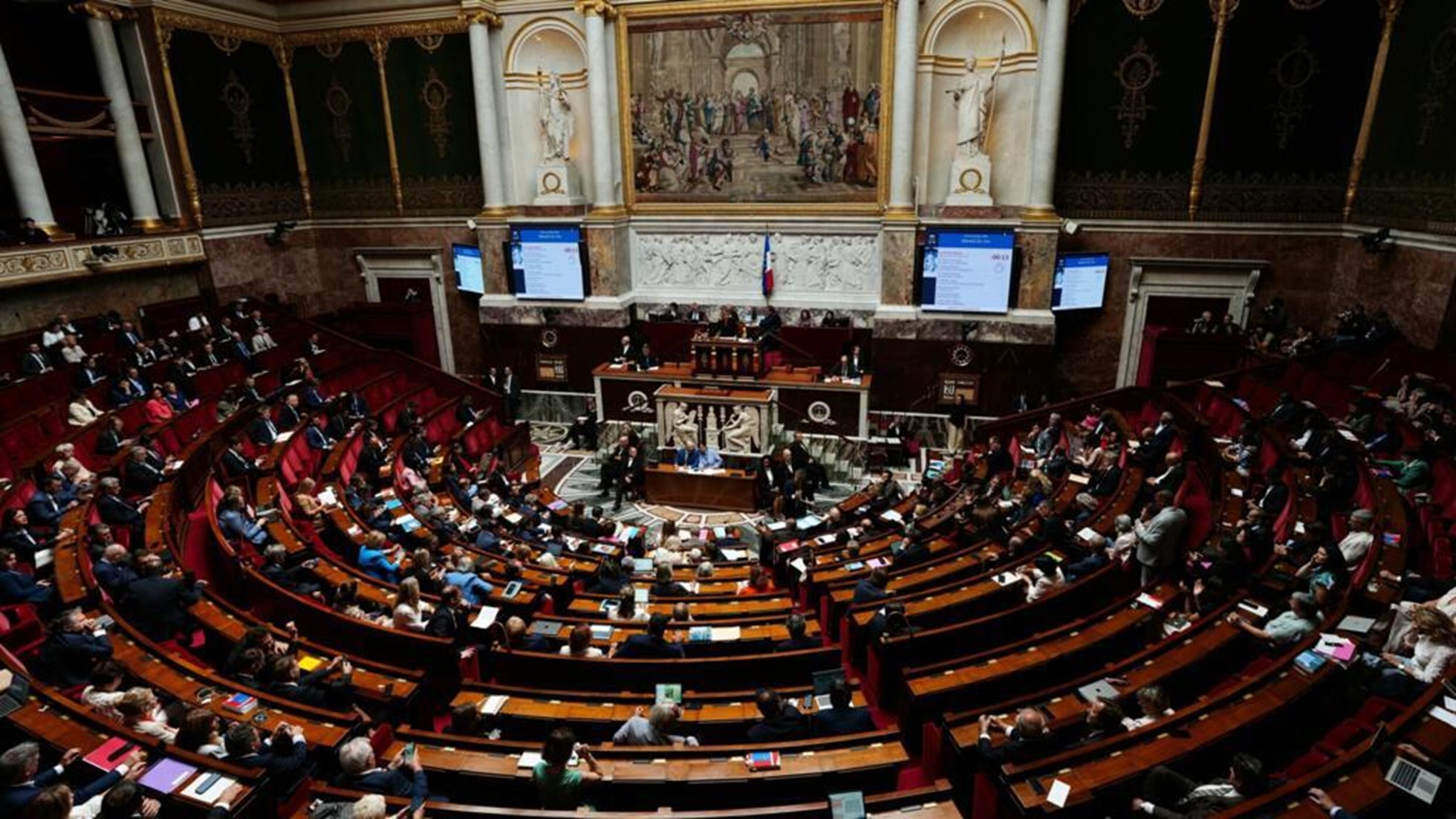 VOTEE PAR L’ASSEMBLEE NATIONALE FRANCAISE : Les réseaux sociaux interdits aux moins de 15 ans