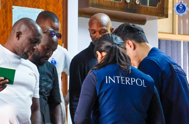 Plus de 5 800 arrestations et 293 millions de dollars interceptés lors d’un coup de filet mondial anti-fraude