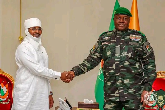 LA FRACTURE MILITAIRE AU NIGER : Le régime de Tiani sur un volcan